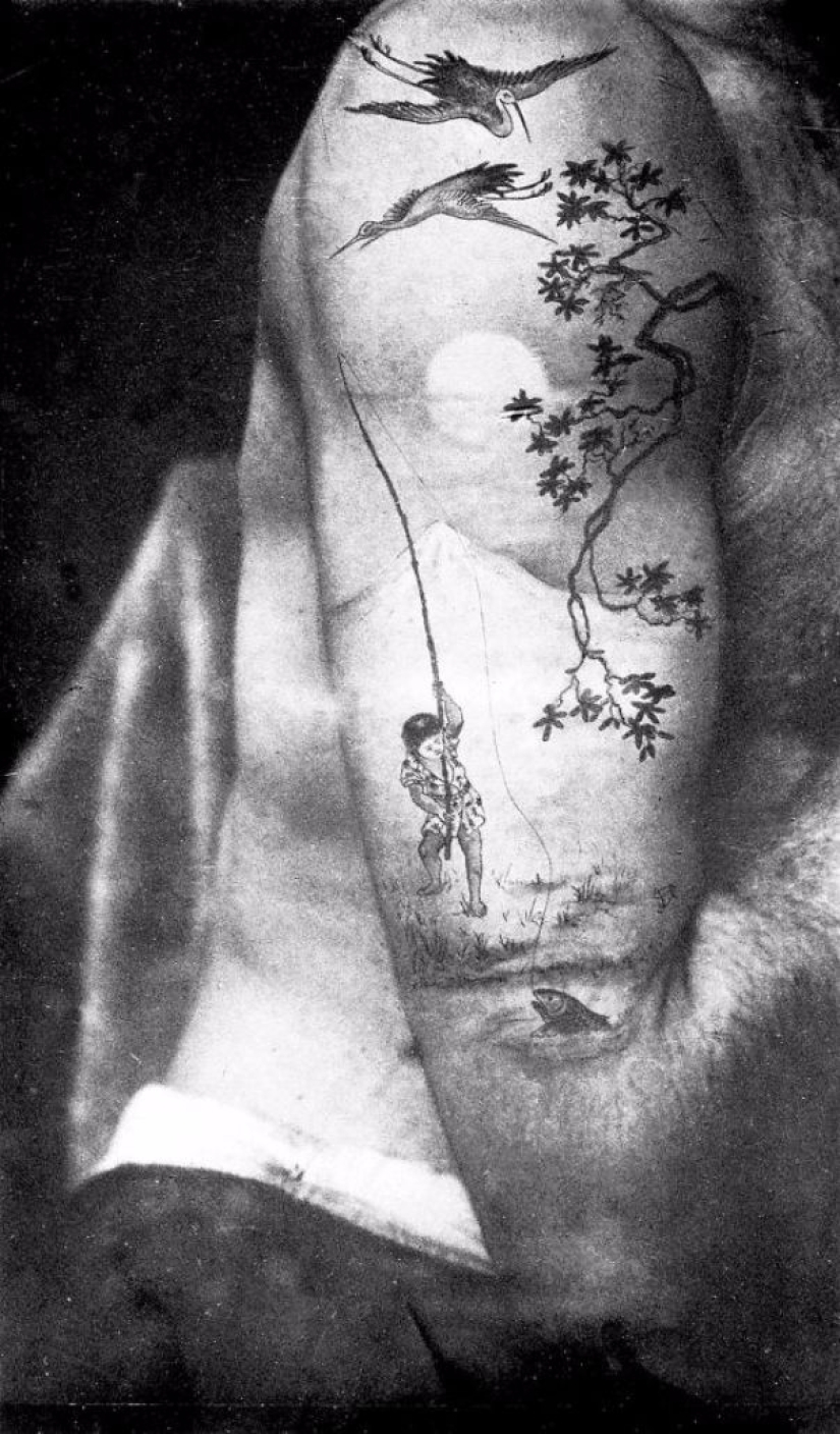 Luxury tattoos of the Victorian era: cherubs, dragons and coats of arms