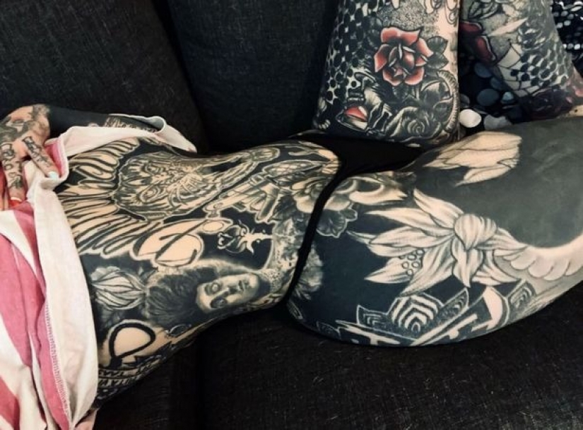 Madre de tres hijos de Finlandia impresiona con tatuajes y fotos calientes en las redes sociales Madre de tres hijos de Finlandia impresiona con tatuajes y fotos calientes en las redes sociales