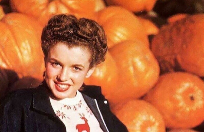 Marilyn Monroe de 19 años y calabazas Marilyn Monroe de 19 años y calabazas