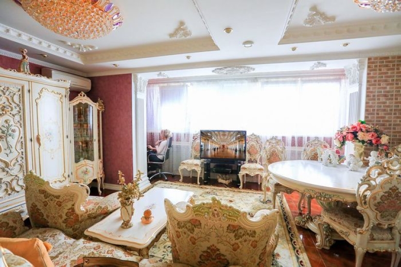 Microdoor on the highway of Enthusiasts: Muscovite designed her one-bedroom in the Baroque style