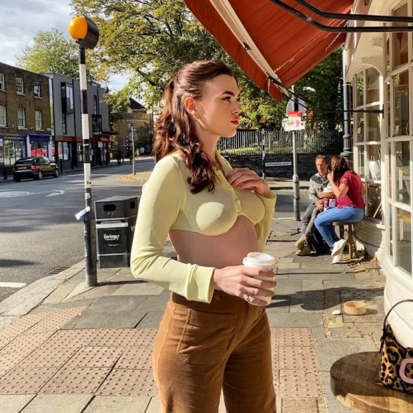 Modelo Buxom Charlie Howard en un equipo translúcido respondió a las críticas de los suscriptores