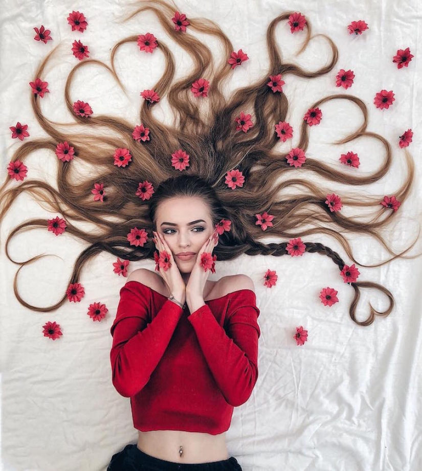 Modern Rapunzel from Holland creates "pictures" with the help of her hair