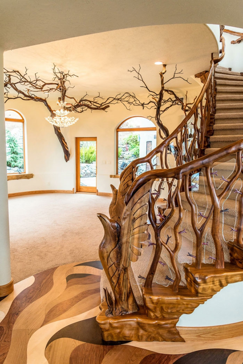 Modesta a primera vista, la casa en Oregón parece un palacio de magos en su interior