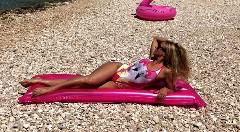 Mommy and "daddies": how a 44-year-old single mother started dating for money