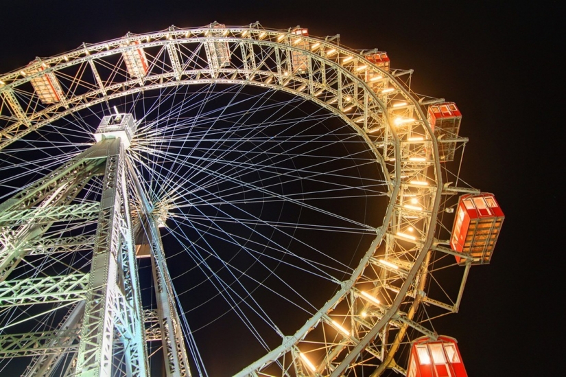 Most famous Ferris wheels in the world Most famous Ferris wheels in the world