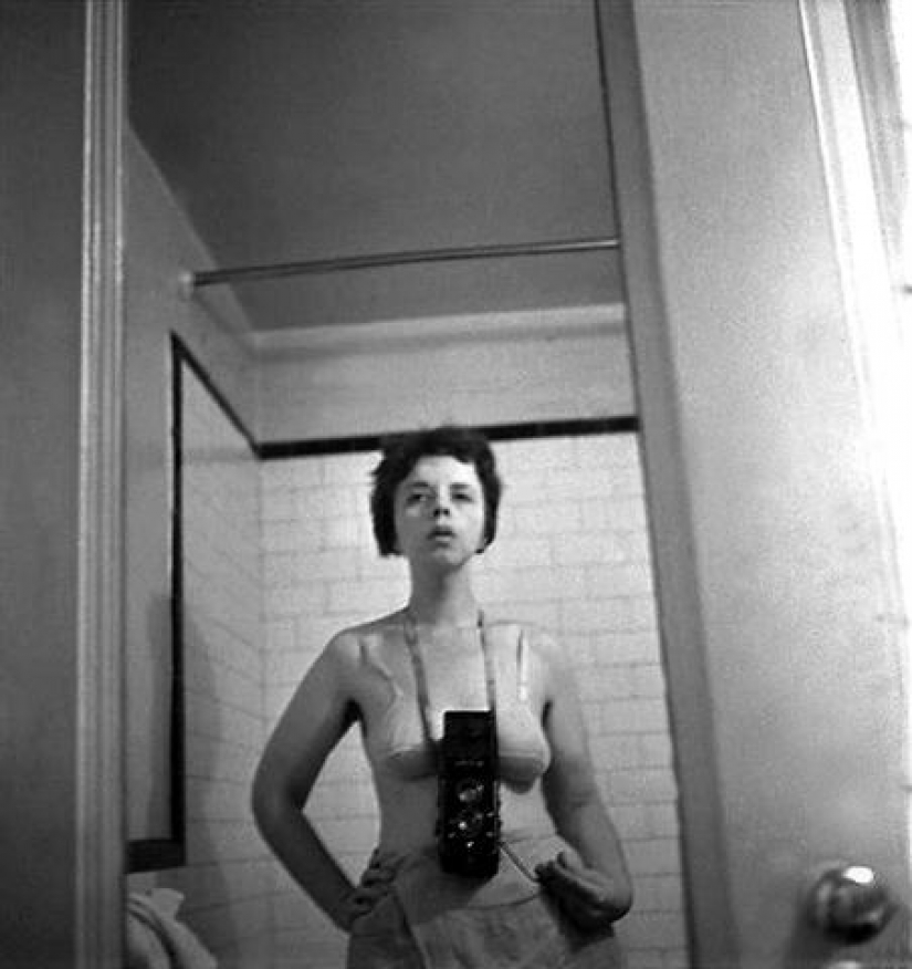 MOST IMPACT WOMAN PHOTOGRAPHERS OVER 100 YEARS