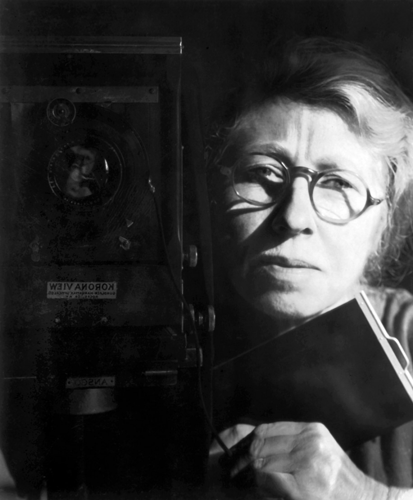 MOST IMPACT WOMAN PHOTOGRAPHERS OVER 100 YEARS