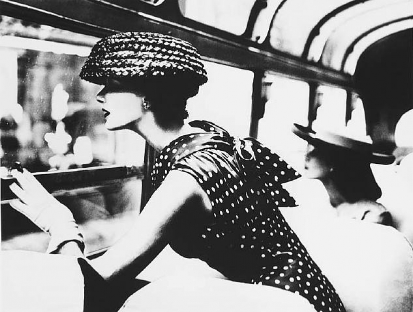 MOST IMPACT WOMAN PHOTOGRAPHERS OVER 100 YEARS