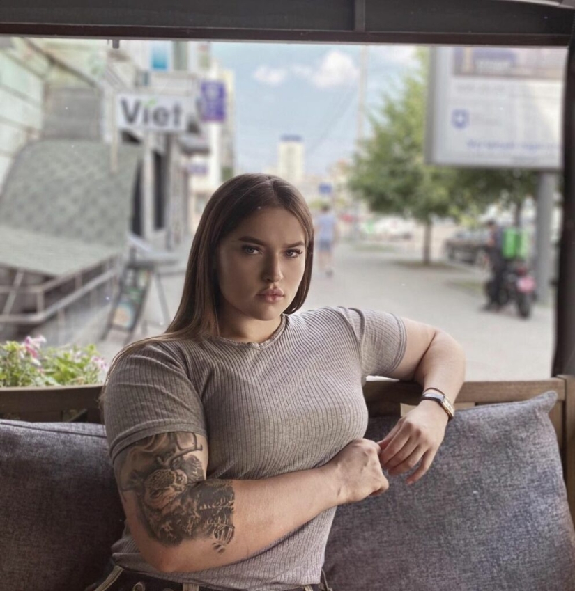 Natalia Polosenko is a Ukrainian special Forces girl nicknamed "The Machine"