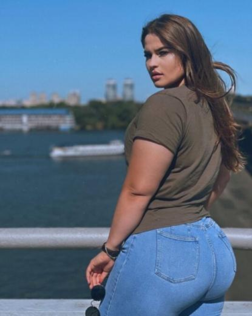 Natalia Polosenko is a Ukrainian special Forces girl nicknamed "The Machine"