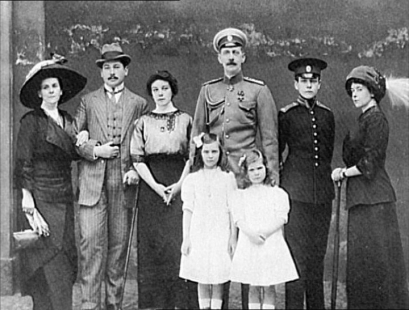 Natalie Paley, granddaughter of the Emperor, conquered the Western catwalks and movie screens Natalie Paley, granddaughter of the Emperor, conquered the Western catwalks and movie screens