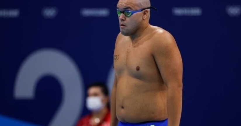 "No eres gordo, eres olímpico" : un nadador de Palau se ha convertido en una estrella de Internet "No eres gordo, eres olímpico" : un nadador de Palau se ha convertido en una estrella de Internet