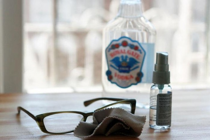 No sólo en el interior: 12 de la más inusual, pero eficaces, para usar vodka