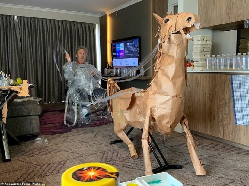Nos divertimos tanto como pudimos: cómo un australiano sobrevivió a una cuarentena de hotel de 2 semanas Nos divertimos tanto como pudimos: cómo un australiano sobrevivió a una cuarentena de hotel de 2 semanas