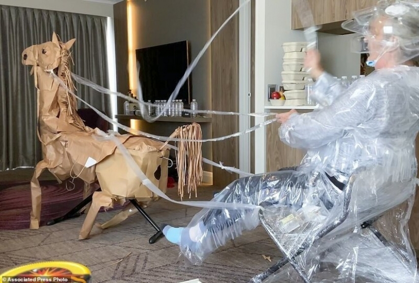 Nos divertimos tanto como pudimos: cómo un australiano sobrevivió a una cuarentena de hotel de 2 semanas Nos divertimos tanto como pudimos: cómo un australiano sobrevivió a una cuarentena de hotel de 2 semanas