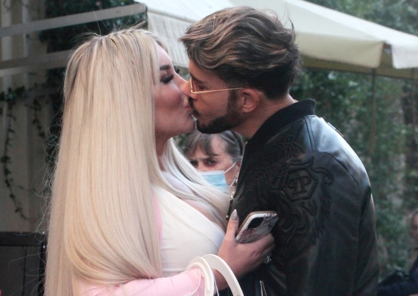 Nuevo cuerpo - nuevo amor: el hombre-muñeca Alves se convirtió en una mujer y tuvo una aventura con un italiano