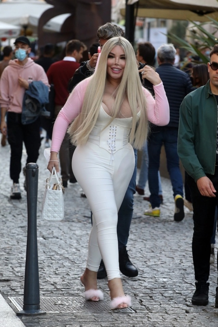 Nuevo cuerpo - nuevo amor: el hombre-muñeca Alves se convirtió en una mujer y tuvo una aventura con un italiano