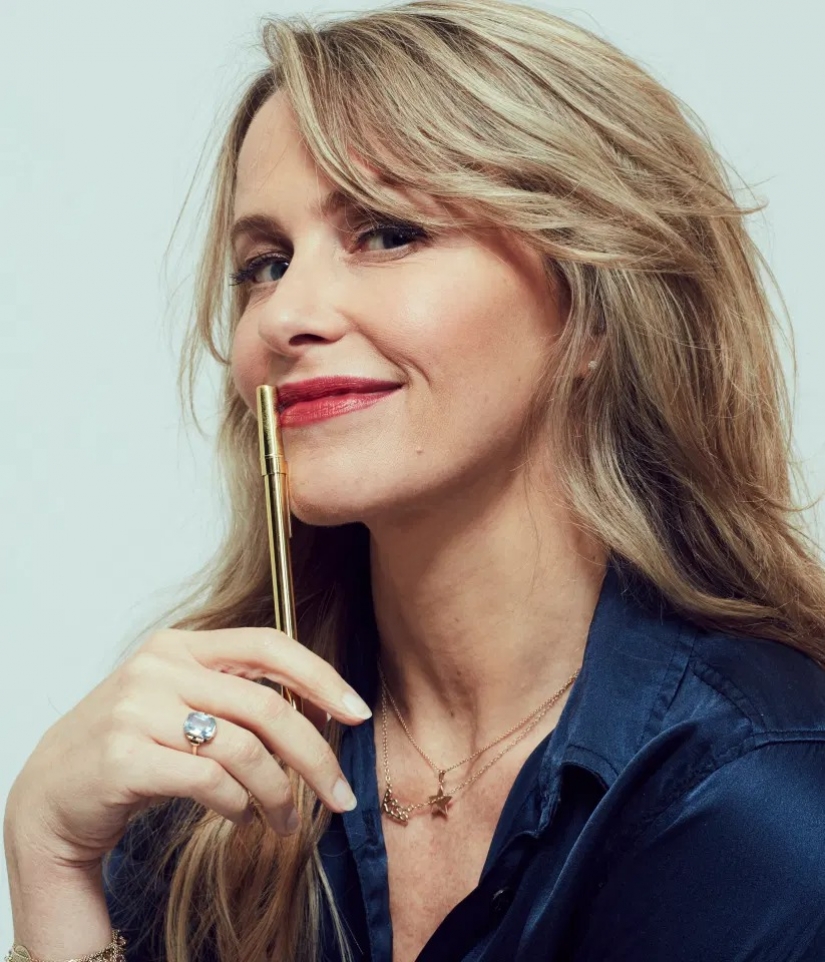 On her own skin: the British woman experienced the effects of fashionable cosmetic procedures