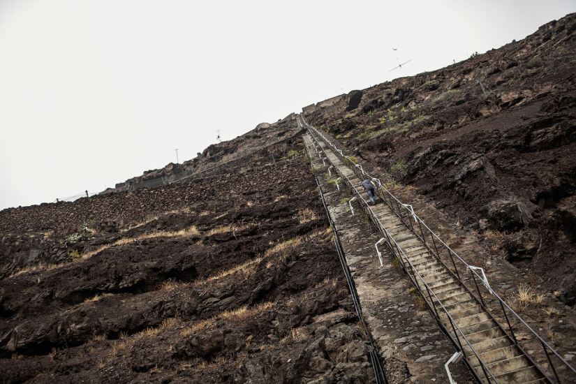 On the island where Napoleon died, the most useless airport in the world is idle On the island where Napoleon died, the most useless airport in the world is idle