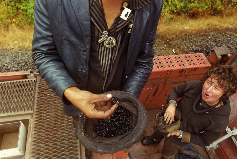 On the sidelines: another America in the lens of punk photographer Mike Brody