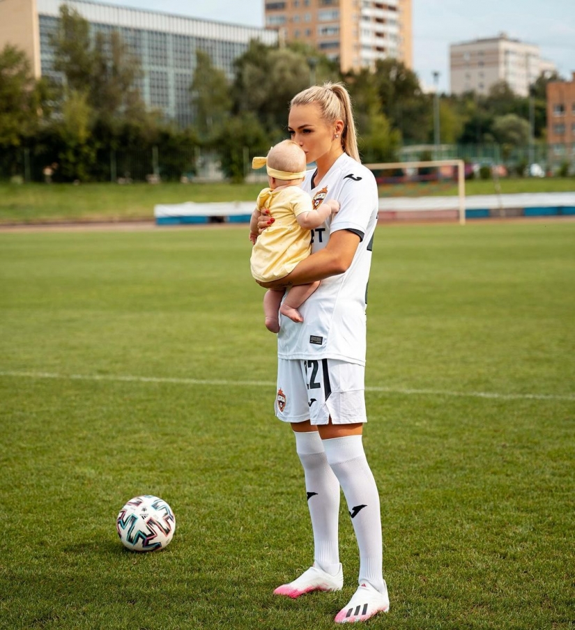 Otfutbol me completely: 5 hot Russian football players in uniform and without Otfutbol me completely: 5 hot Russian football players in uniform and without