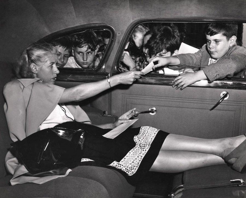 Ouija — restless photographer who was everywhere Ouija — restless photographer who was everywhere