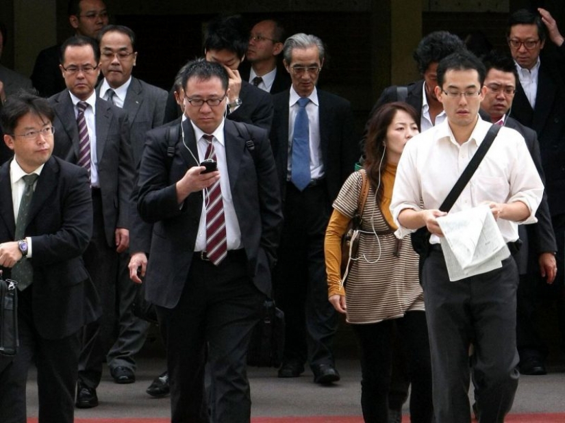 Overage virgins become for Japan a common thing and it's sad