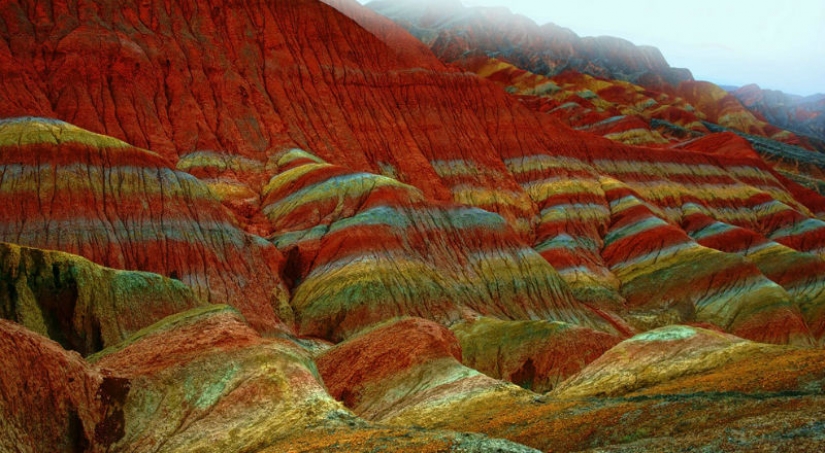 Paisaje Danxia de color de las montañas de China Paisaje Danxia de color de las montañas de China
