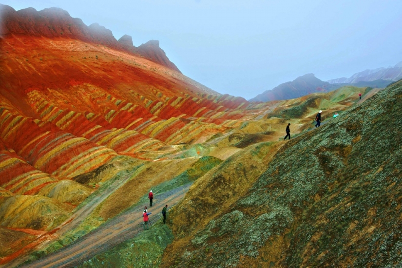 Paisaje Danxia de color de las montañas de China Paisaje Danxia de color de las montañas de China
