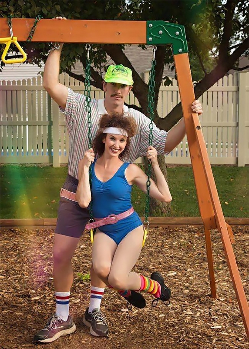Para el 10 aniversario de su matrimonio, la pareja protagonizó una estúpida sesión de fotos al estilo de los años 80 Para el 10 aniversario de su matrimonio, la pareja protagonizó una estúpida sesión de fotos al estilo de los años 80