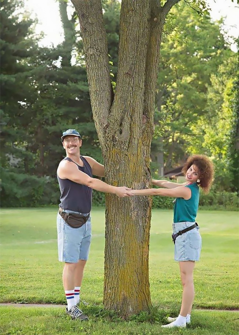 Para el 10 aniversario de su matrimonio, la pareja protagonizó una estúpida sesión de fotos al estilo de los años 80 Para el 10 aniversario de su matrimonio, la pareja protagonizó una estúpida sesión de fotos al estilo de los años 80