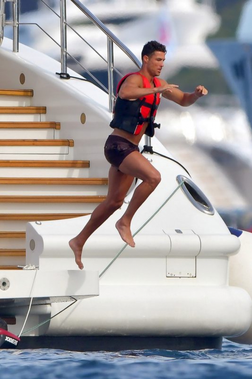 Paradise on the waves: aboard Cristiano Ronaldo's luxury yacht, worth millions