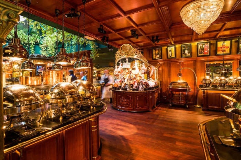 Paraíso gourmet: buffet de delicias en el restaurante francés "Les Grands Buffet à Narbonne"