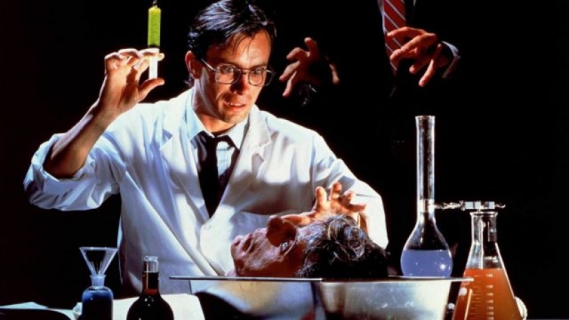Películas de terror de ciencia ficción subestimadas en las que los científicos van demasiado lejos