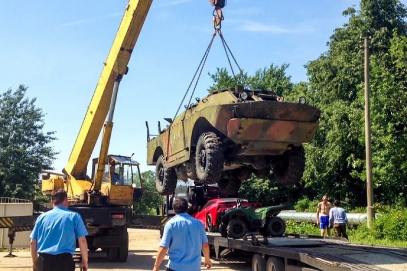 Personal tank: 5 real ways to use old armored vehicles in everyday life