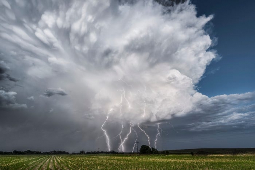 Photographer spent 7 years chasing storms through Tornado Alley