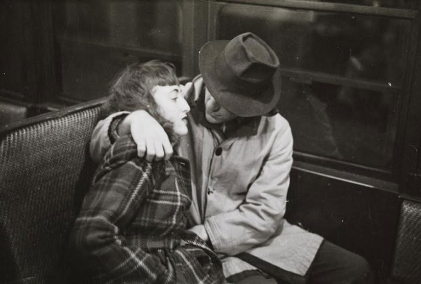 Photographs of the New York subway of the 1940s taken by a young Stanley Kubrick Photographs of the New York subway of the 1940s taken by a young Stanley Kubrick