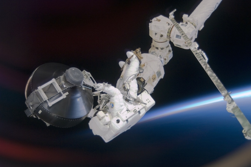 Pictures cosmonaut Fyodor Yurchikhin from ISS