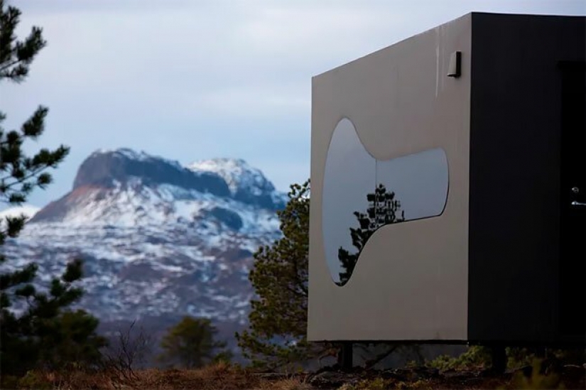 Pájaro cuadros con vistas de los fiordos y montañas de Noruega
