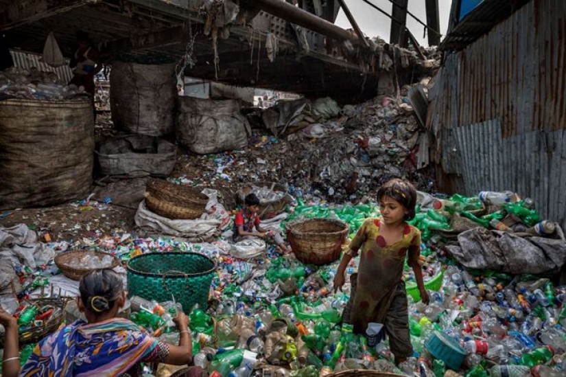 Planet or plastic? National Geographic Campaign