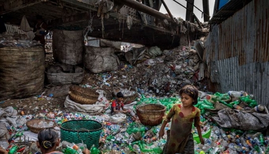 Planet or plastic? National Geographic Campaign