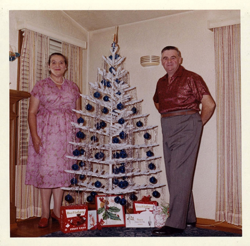 Playful photo under the Christmas tree from old albums
