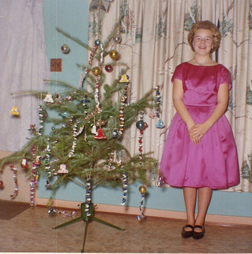 Playful photo under the Christmas tree from old albums