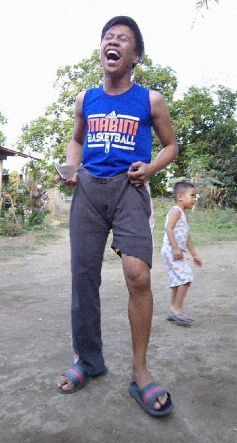 Por amor de dios, y con un lado del arco: los Filipinos que huyeron de el volcán, compartir fotos de donaciones de ropa