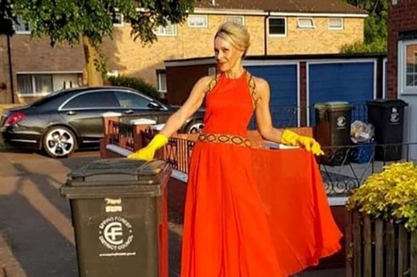 ¿Por qué esta mujer cada semana estaba sacando la basura en un vestido nuevo ¿Por qué esta mujer cada semana estaba sacando la basura en un vestido nuevo
