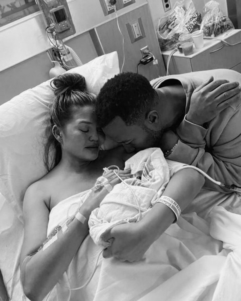 ¿Por qué la gente muestra al mundo fotos de sus hijos muertos y por qué no deben ser condenados ¿Por qué la gente muestra al mundo fotos de sus hijos muertos y por qué no deben ser condenados