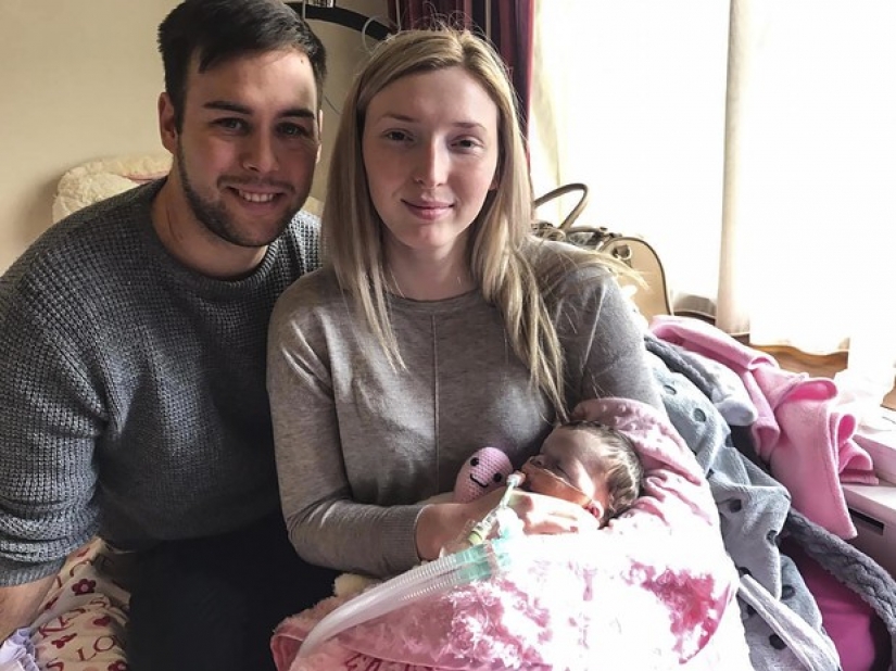 ¿Por qué la gente muestra al mundo fotos de sus hijos muertos y por qué no deben ser condenados ¿Por qué la gente muestra al mundo fotos de sus hijos muertos y por qué no deben ser condenados