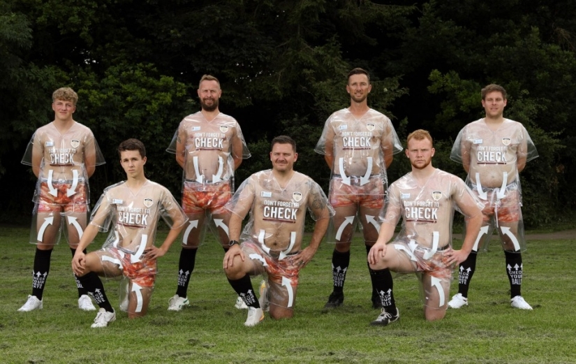 ¿Por qué los jugadores del club de fútbol británico se pusieron un uniforme transparente ¿Por qué los jugadores del club de fútbol británico se pusieron un uniforme transparente