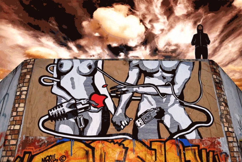 Power in Motion: Spanish photographer turns street graffiti into GIF
