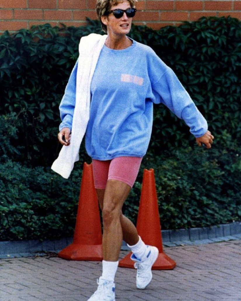 Princesa Diana en bicicletas en la foto de la década de 1990